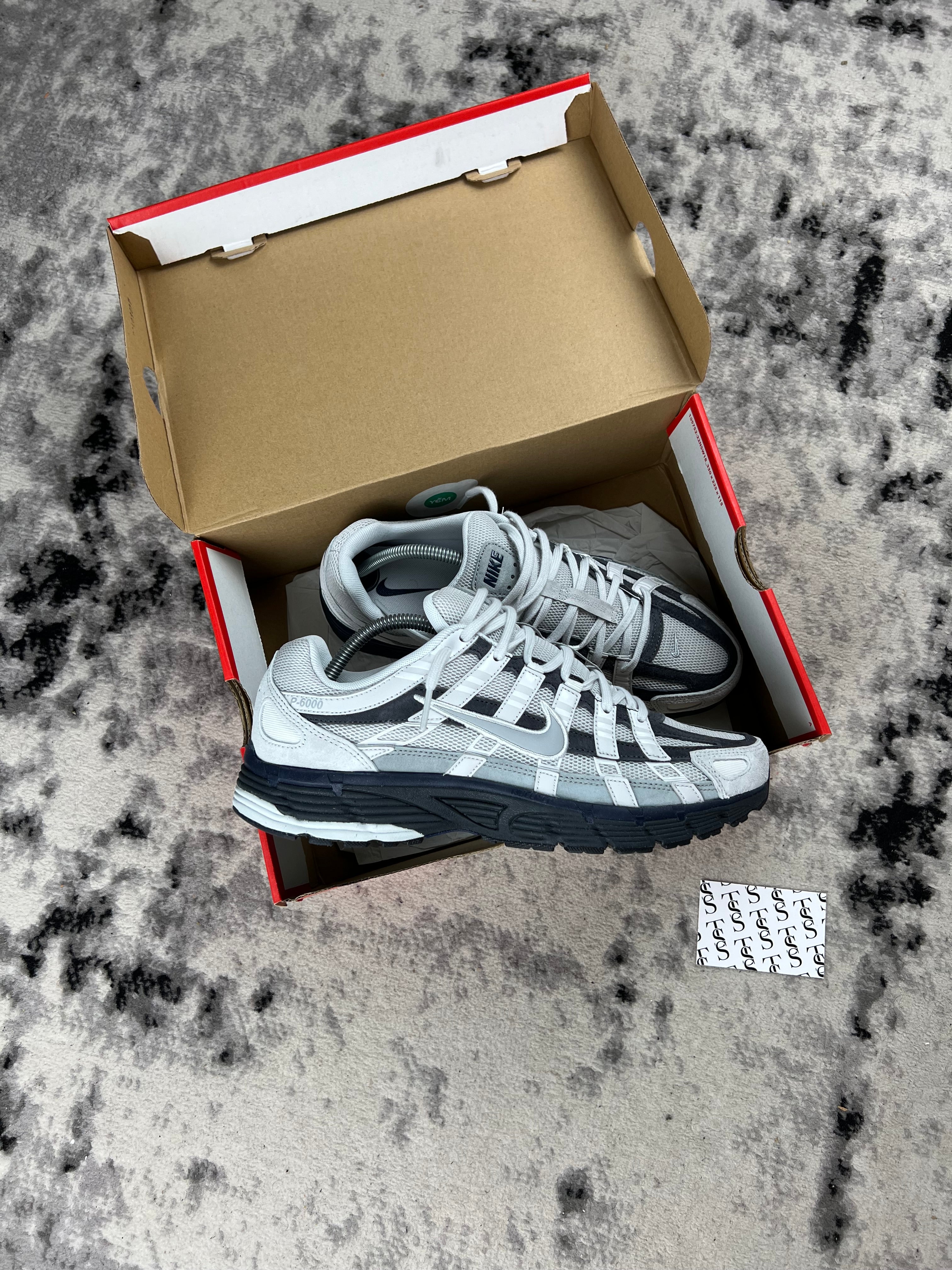 NIKE P-6000 - PHOTON DUST