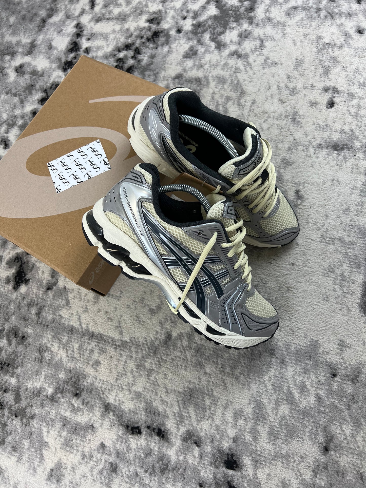 ASICS KAYONO 14 - OYSTER WHITE / STEEPLE GREY