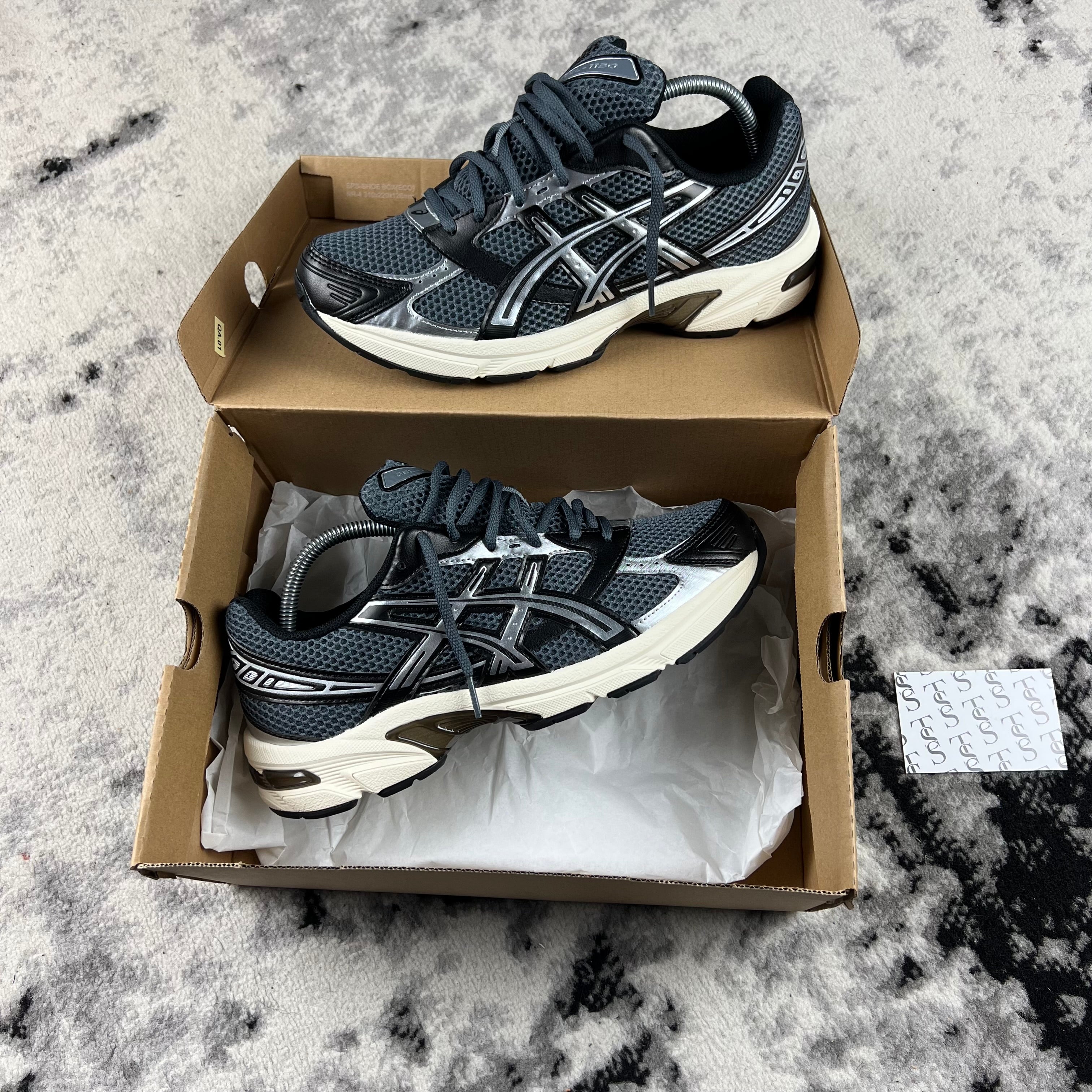 ASICS 1130 - STEEL GREY / BLACK