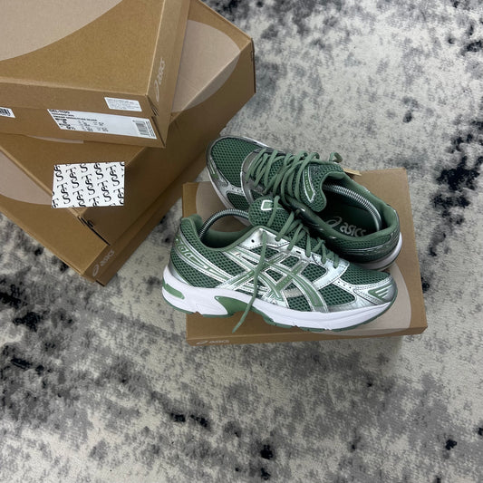 ASICS 1130 - SWAMP GREEN