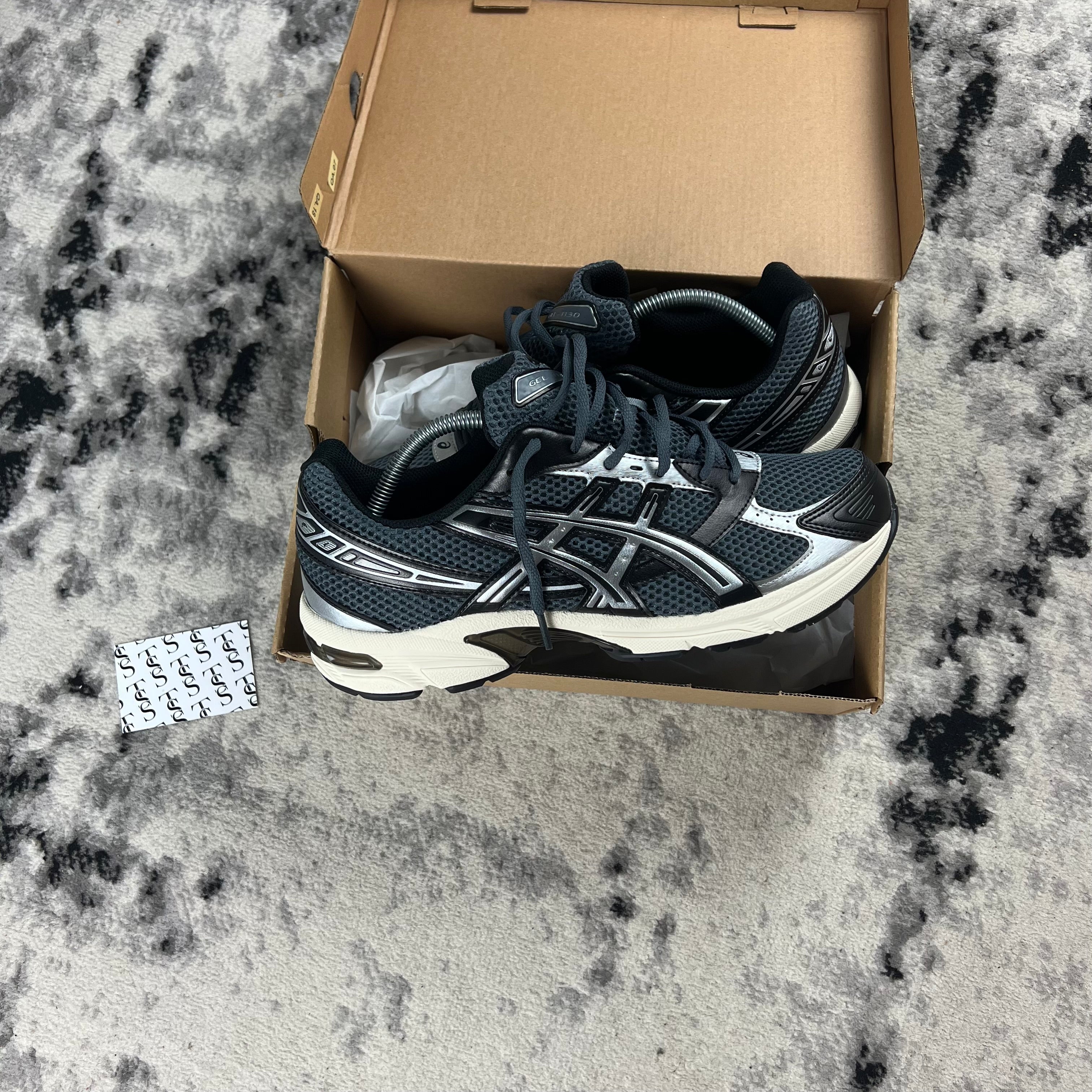 ASICS 1130 - STEEL GREY / BLACK