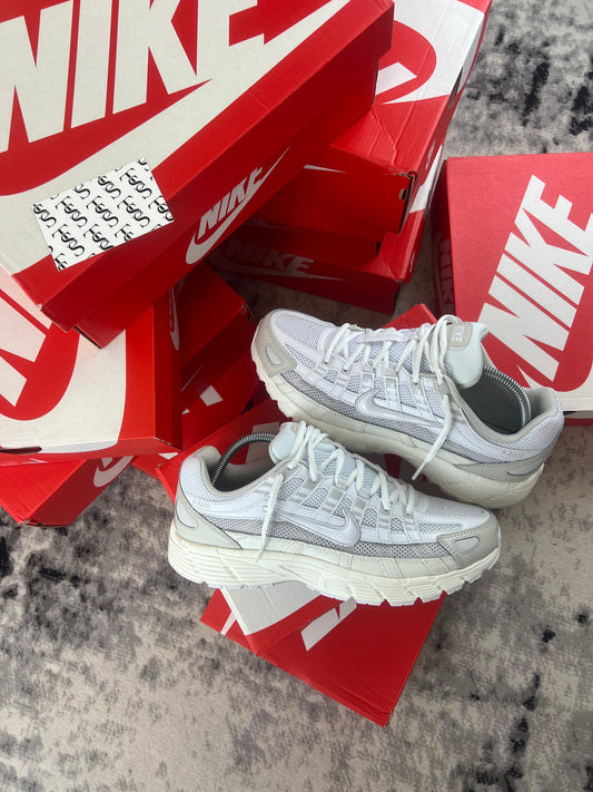 NIKE P-6000 - SAIL WHITE / VAST GREY