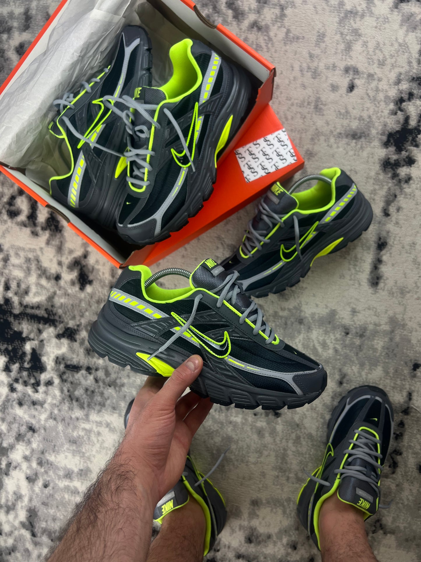 NIKE INITIATOR - VOLT / BLACK