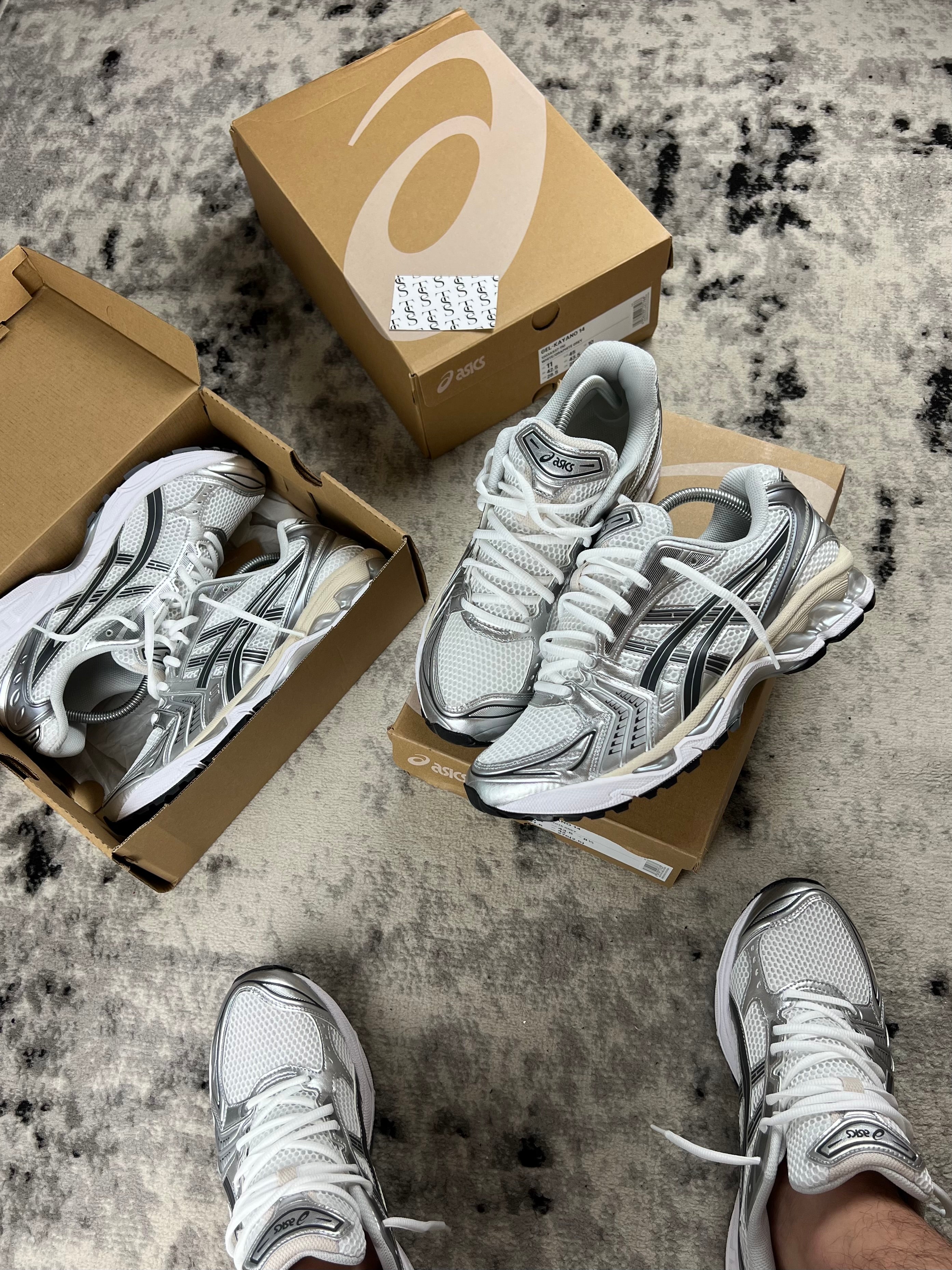ASICS KAYONO 14 - WHITE / GRAPHITE GREY